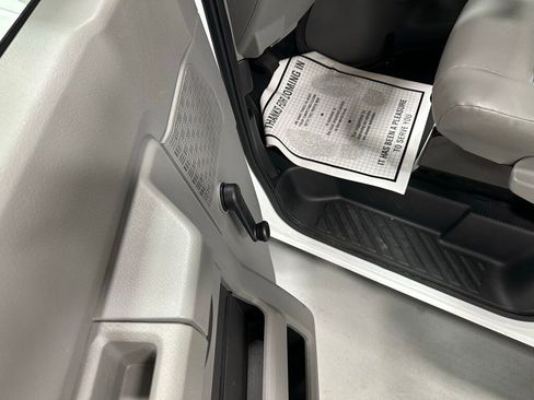 Used 2024 Ford E-350 and Econoline 350 Super Duty image 9