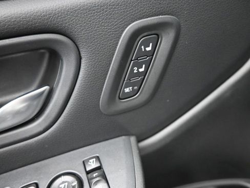 Used 2025 Honda Pilot TrailSport image 19