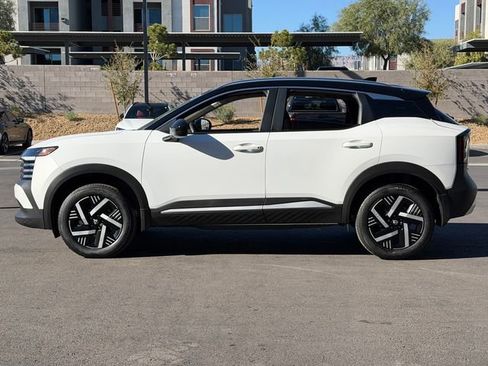New 2026 Nissan Kicks SV w/ SV Premium Package FWD image 2
