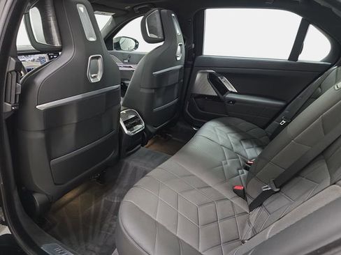 Certified 2023 BMW 760i xDrive image 10