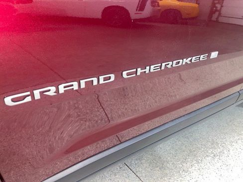 New 2026 Jeep Grand Cherokee L Laredo w/ MOPAR Finishing Package image 30