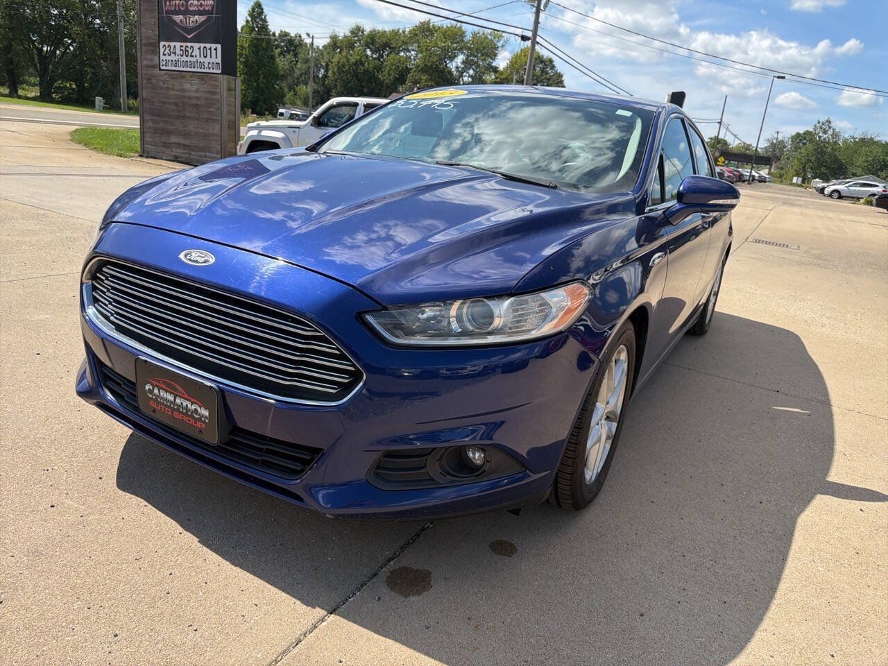 Used 2013 Ford Fusion SE FWD image 2