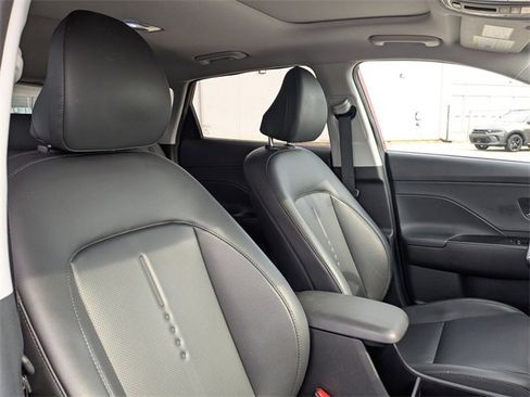 Used 2024 Hyundai Kona Limited image 34