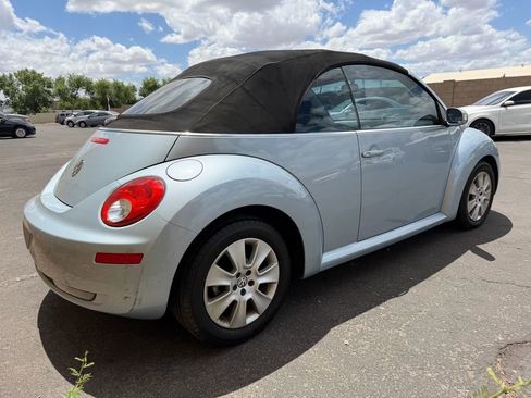 Used 2010 Volkswagen Beetle Convertible FWD image 4