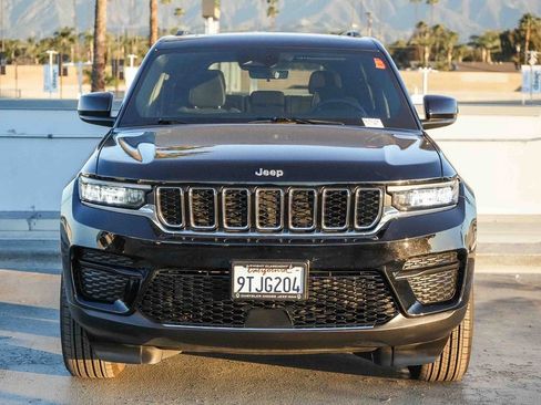 Certified 2025 Jeep Grand Cherokee Laredo X w/ Luxury Tech Group I image 3