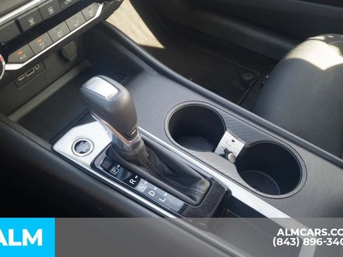 Used 2025 Nissan Altima 2.5 SV FWD image 9