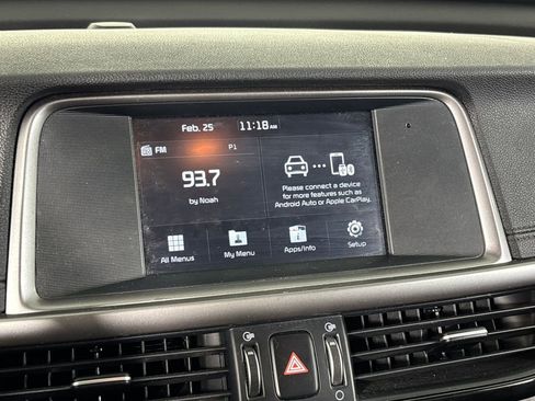Used 2018 Kia Optima S image 19