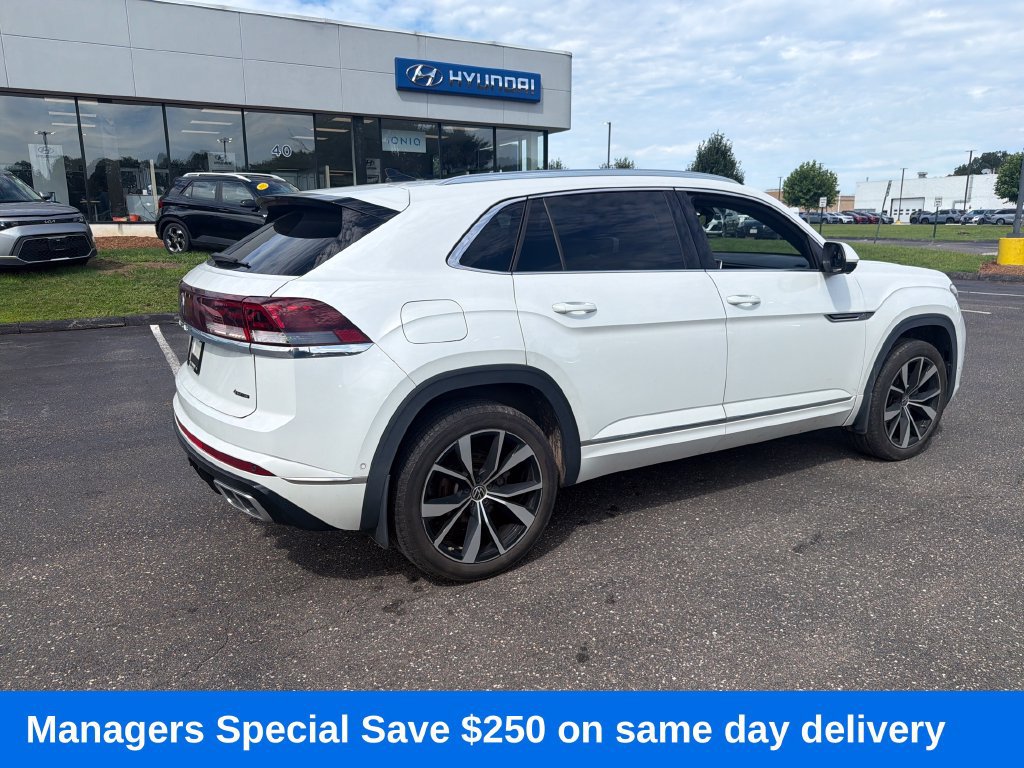 Used 2024 Volkswagen Atlas Cross Sport SEL Premium R-Line AWD/4WD image 3