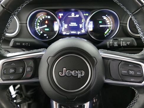 Used 2021 Jeep Wrangler Unlimited Sahara w/ Cold Weather Group AWD/4WD image 24