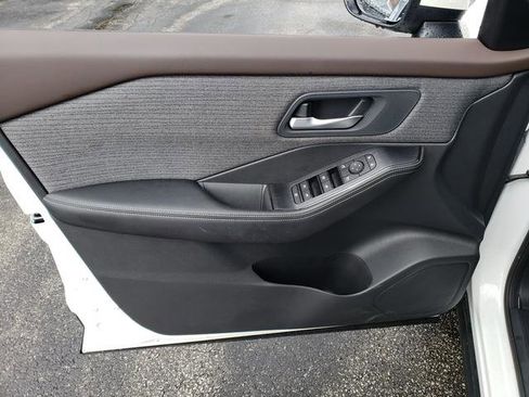 Used 2022 Nissan Rogue SV image 10