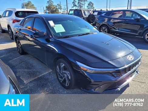 Used 2024 Hyundai Elantra Limited image 17