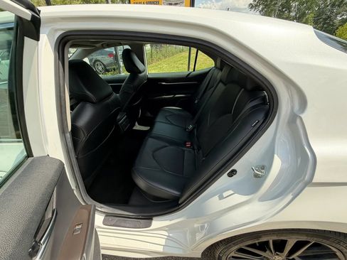 Used 2021 Toyota Camry XSE FWD image 19
