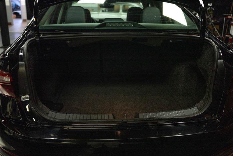 Used 2025 Volkswagen Jetta SE FWD image 7