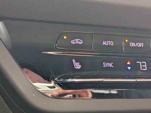 Used 2023 Buick Envision Essence image 24