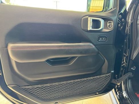 Used 2019 Jeep Wrangler Unlimited Rubicon w/ Dual Top Group AWD/4WD image 13