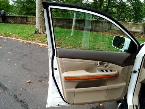 Used 2006 Lexus RX 330 AWD image 16