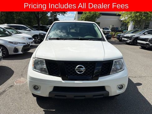 Used 2018 Nissan Frontier SV w/ Value Truck Package AWD/4WD image 2