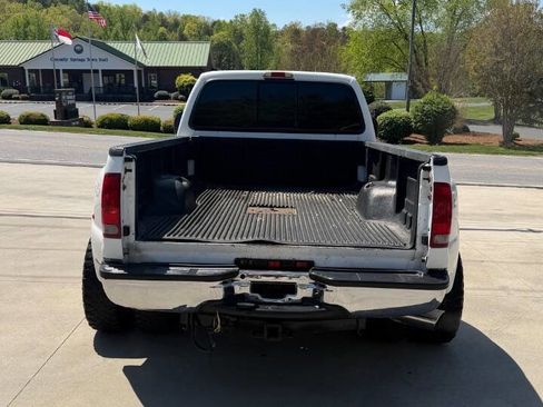 Used 2005 Ford F350 Lariat image 4