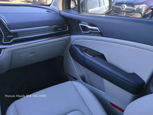 Used 2025 Kia Sportage EX image 18