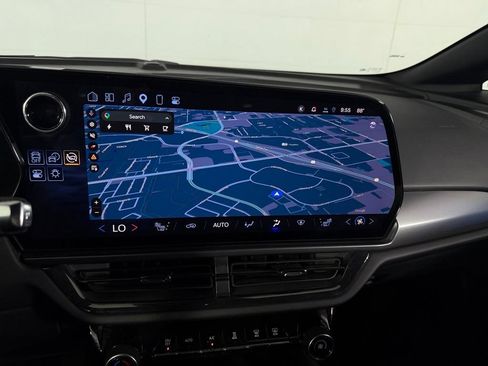 Used 2024 Chevrolet Equinox EV RS FWD image 20