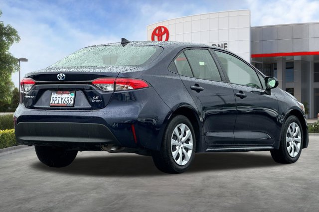 Used 2025 Toyota Corolla LE FWD image 4