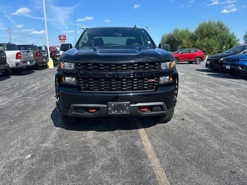 Used 2019 Chevrolet Silverado 1500 Custom Trail Boss w/ Custom Convenience Package AWD/4WD image 3