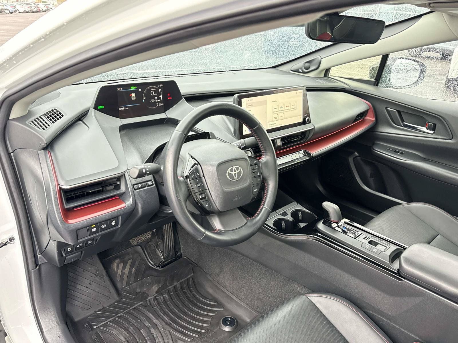 Used 2023 Toyota Prius Prime Premium FWD image 10