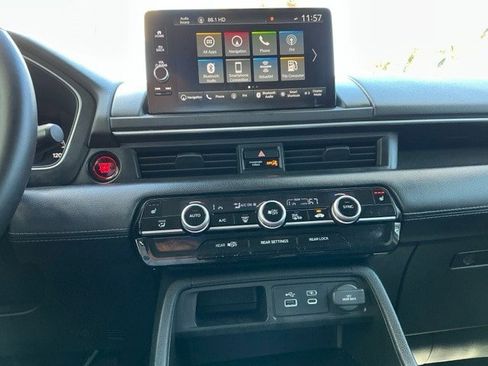 Used 2023 Honda Pilot Touring image 21