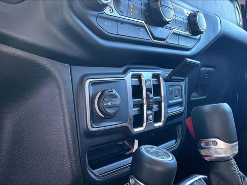 Used 2022 Jeep Gladiator Overland w/ Popular Equipment Package image 14