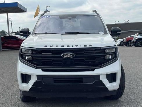 Certified 2025 Ford Expedition Platinum w/ Stealth Performance Package image 8