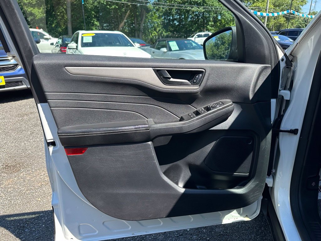 Used 2022 Ford Escape SE FWD image 14