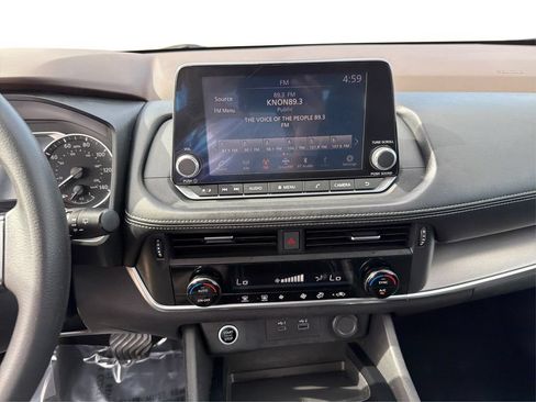 Used 2023 Nissan Rogue SV FWD image 14
