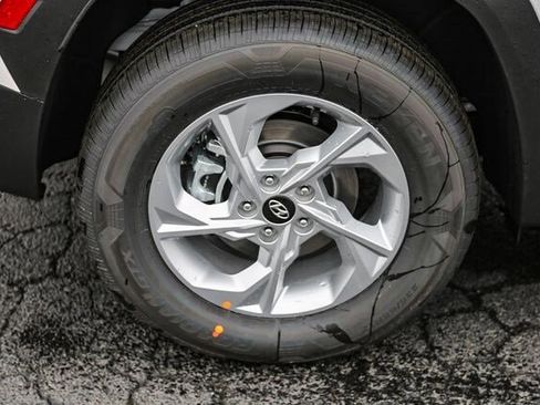 Certified 2024 Hyundai Tucson SE image 12