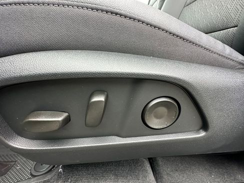 New 2026 Chevrolet Equinox LT w/ Convenience Package II image 10