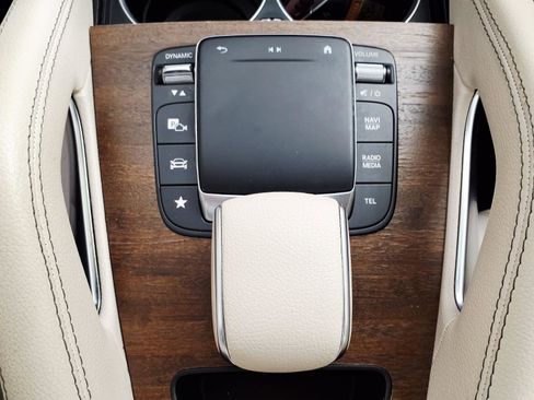 Used 2021 Mercedes-Benz GLE 350 4MATIC image 22