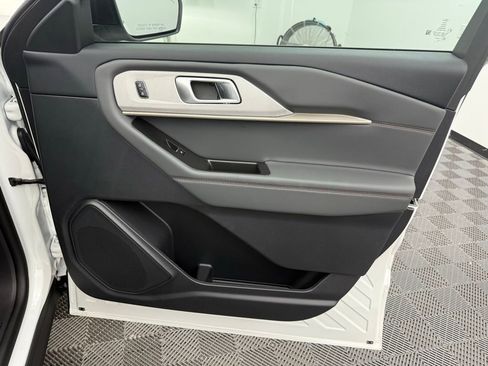 New 2025 Ford Explorer Active w/ Active Comfort Package image 29