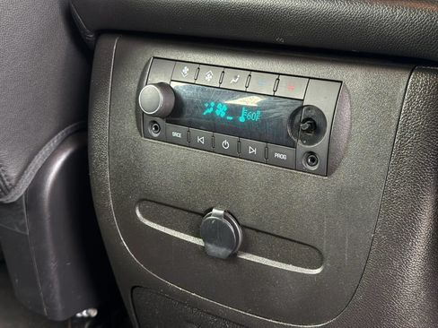 Used 2013 Chevrolet Tahoe LT RWD image 41