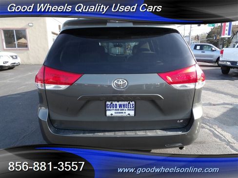 Used 2014 Toyota Sienna LE FWD image 6