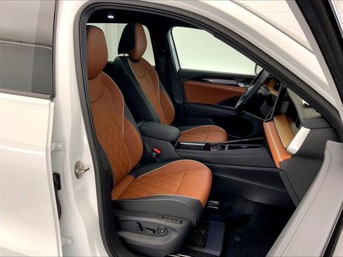 New 2026 Volkswagen Tiguan SEL R-Line image 9