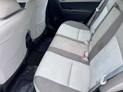 Used 2017 Toyota Corolla LE image 13