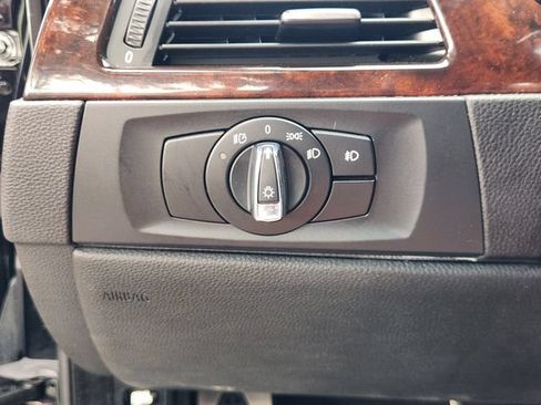 Used 2012 BMW 335i Convertible RWD image 21