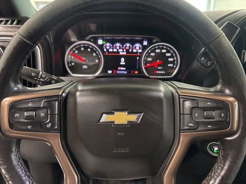 Used 2022 Chevrolet Silverado 1500 High Country AWD/4WD image 16