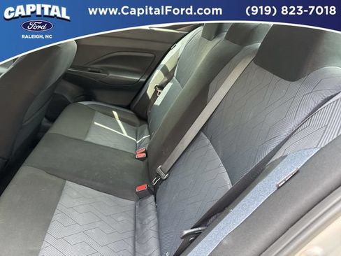 Used 2025 Nissan Versa SV FWD image 17