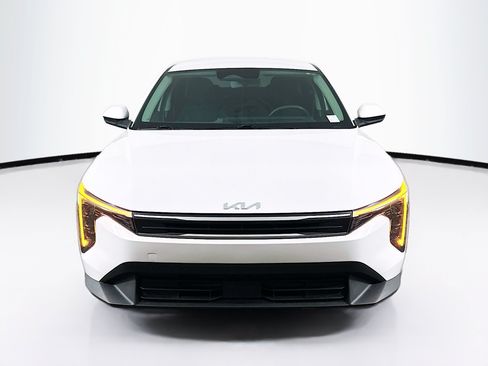 Used 2025 Kia K4 FWD image 2