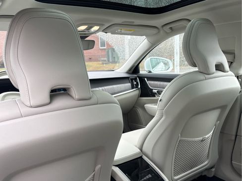 Used 2025 Volvo S90 B6 Ultra w/ Protection Package Premier image 20