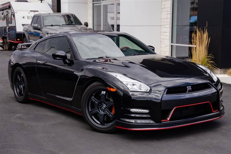 Used 2015 Nissan GT-R Black Edition AWD/4WD image 3