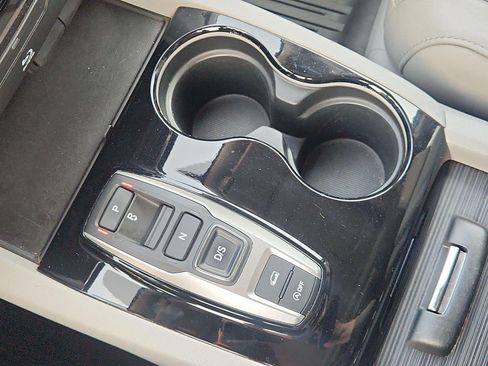 Used 2022 Honda Pilot Touring image 16
