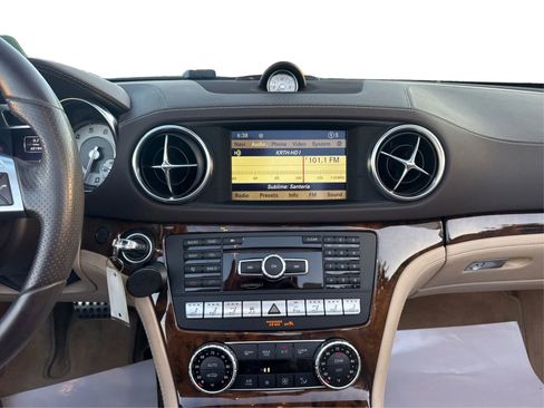 Used 2013 Mercedes-Benz SL 550 image 14