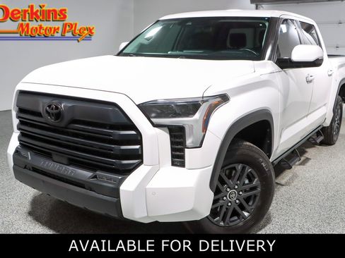 Used 2024 Toyota Tundra SR5 w/ SR5 Convenience Package AWD/4WD image 1