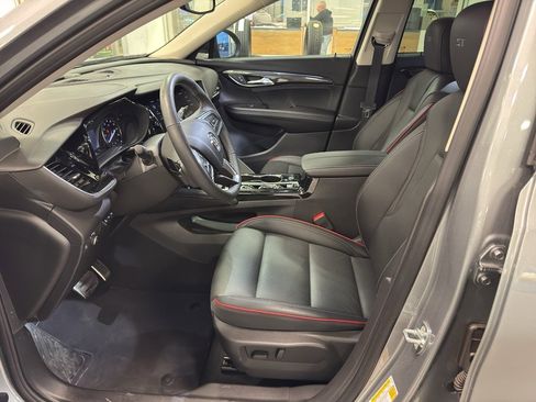 Used 2023 Buick Envision Essence w/ Technology Package I image 10